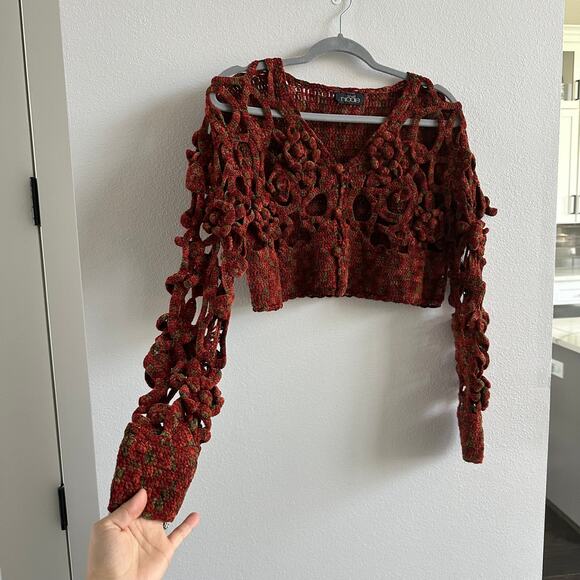 Nicole Floral Crochet Cropped Sweater Cardigan - Picture 4 of 10